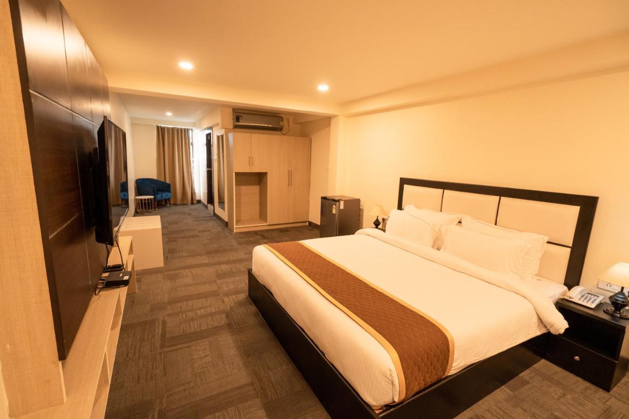 Royale Lalawi Hotel Āīzawl Dış mekan fotoğraf