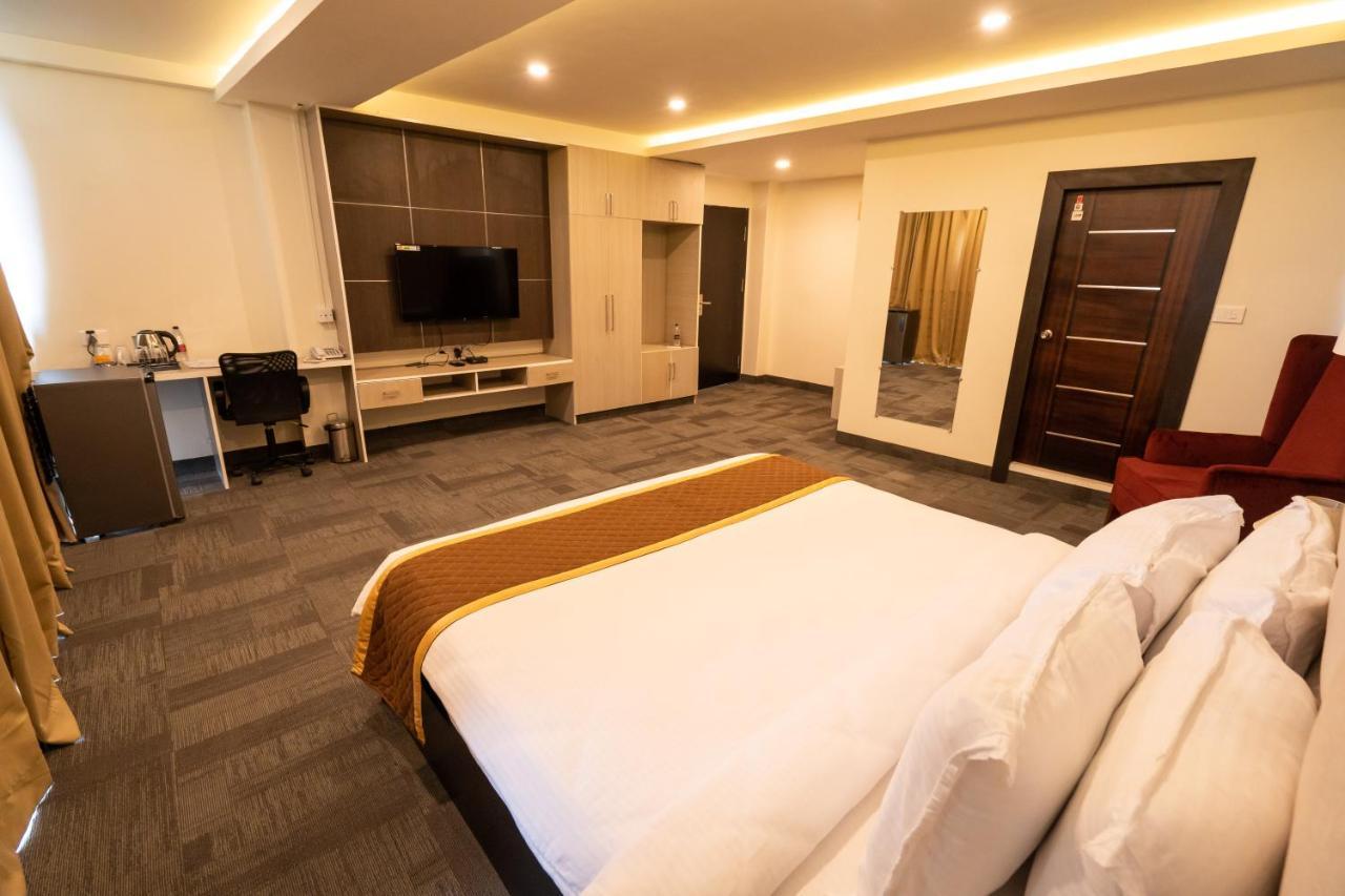 Royale Lalawi Hotel Āīzawl Dış mekan fotoğraf