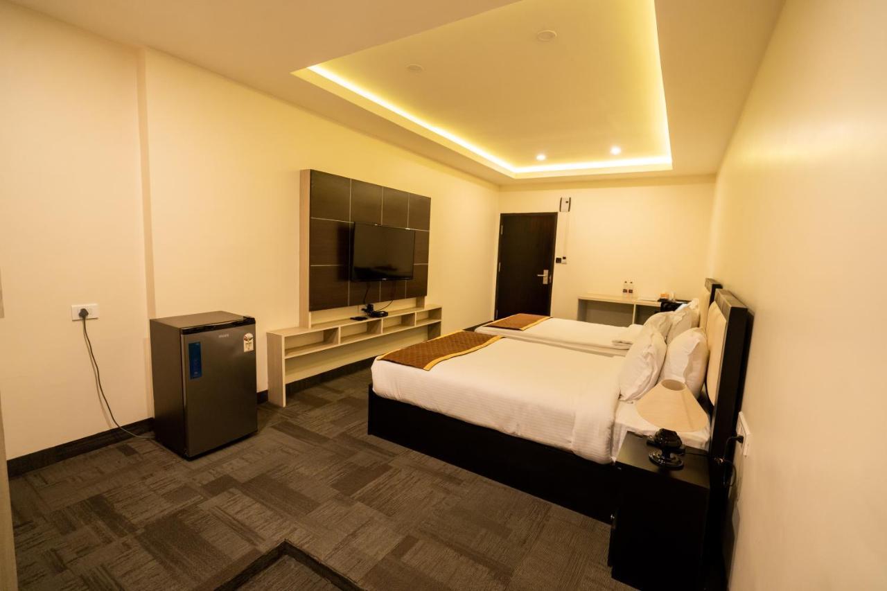 Royale Lalawi Hotel Āīzawl Dış mekan fotoğraf