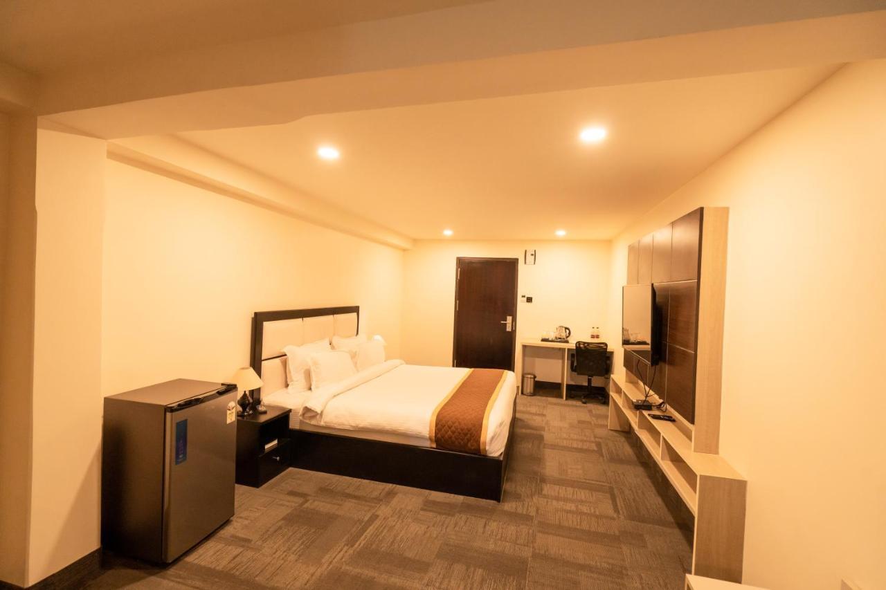 Royale Lalawi Hotel Āīzawl Dış mekan fotoğraf